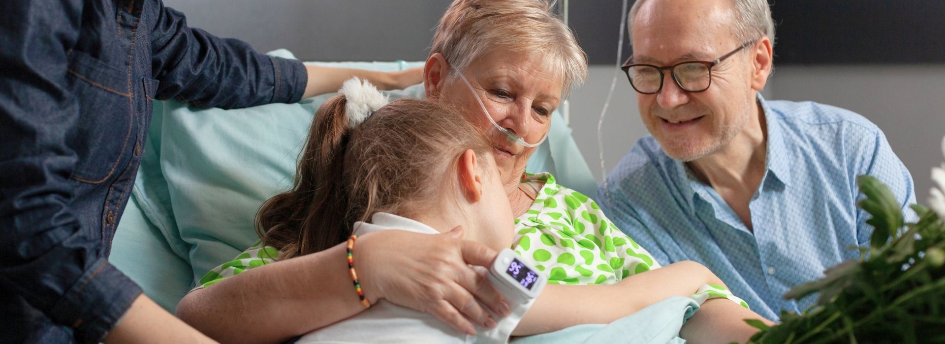 Fundación Liloe gestionando cita médica para adulto mayor en Bogotá como parte de su acompañamiento legal y social Adulto mayor accede a una consulta médica especializada gracias a la gestión gratuita de citas por parte de Fundación Liloe, en su misión de proteger el derecho a la salud.